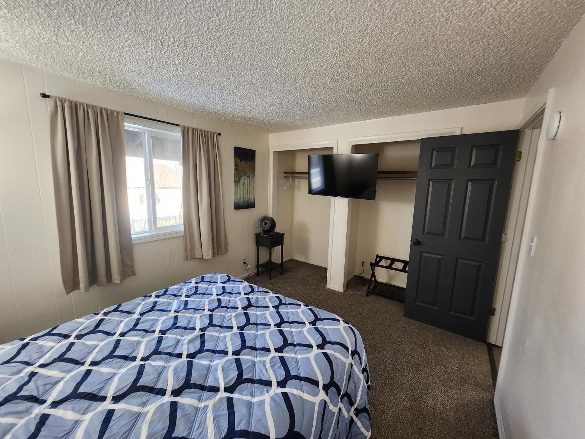 Newly Remodeled Relaxing Stay Near Downtown Феърбанкс Екстериор снимка